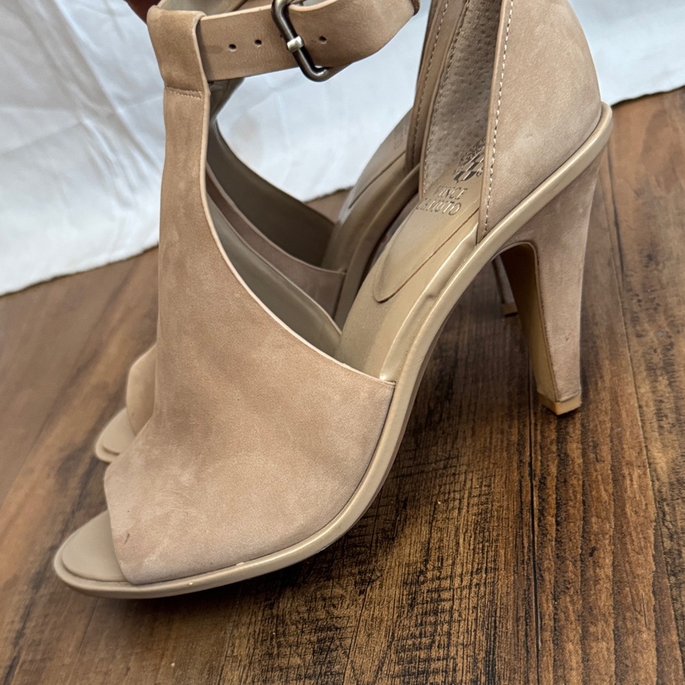 Vince Camuto Nude T-Strap Peep-Toe Heels - Picture 7 of 11